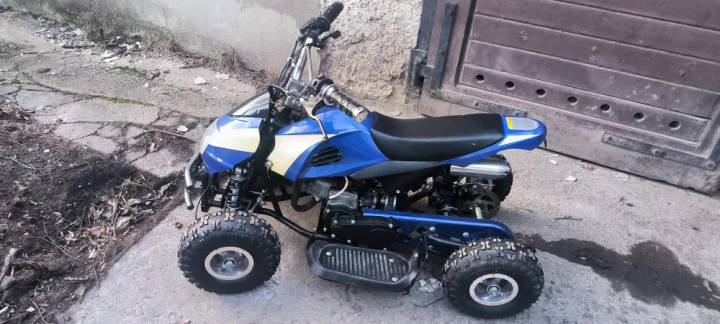 Example robot vehicle base