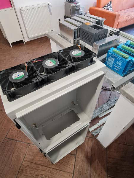 Electronics enclosure